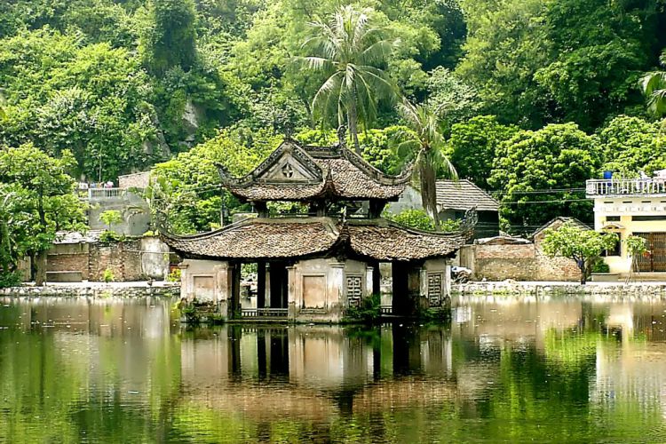 Duong Lam Ancient Village – Van Phuc Silk