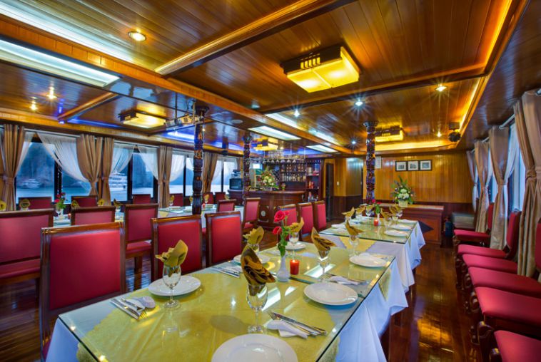 Cruise restaurant