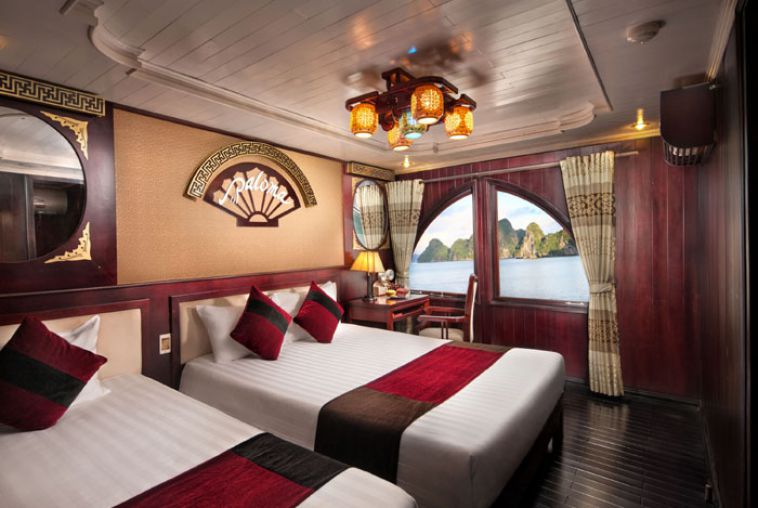 Cruise cabin